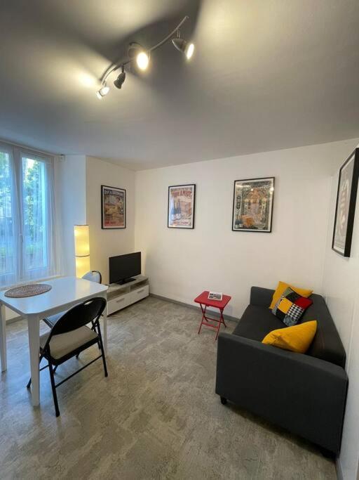 Studio Rdc Parking Prive Gratuit Doue-la-Fontaine Exterior photo